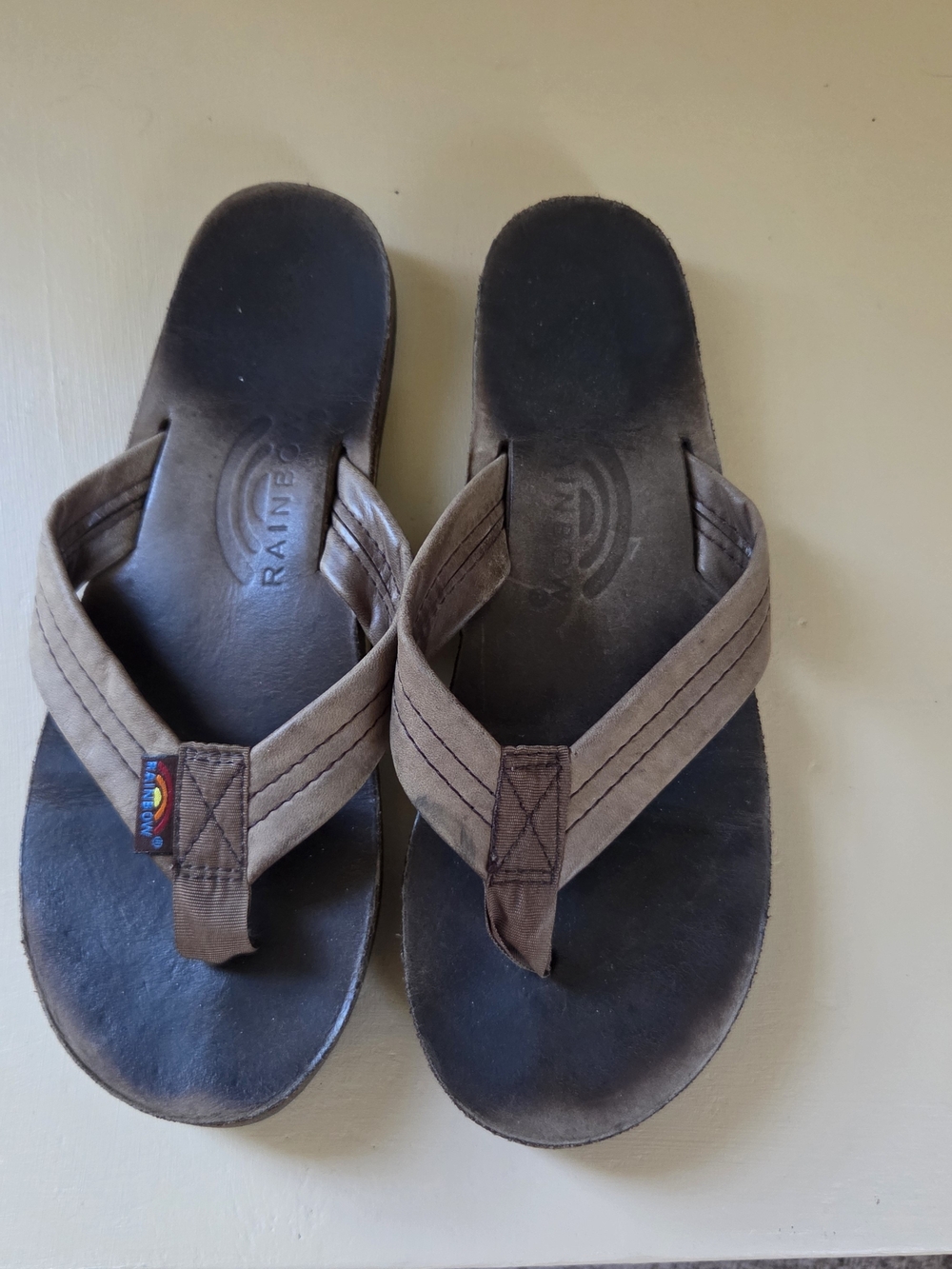 Rainbow Single Layer Arch Support Leather Flip Flops Brown Women’s Small 5.5-6.5